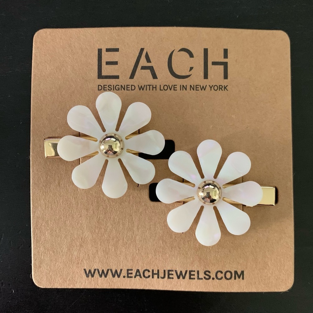 Each Jewels mother of pearl flower barrette set